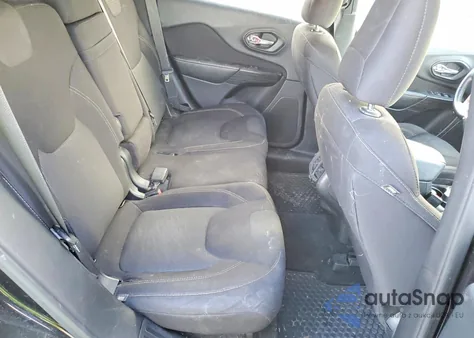 2015 Jeep Cherokee Latitude z USA, uszkodzony, nr VIN 1C4PJMCS5FW774248